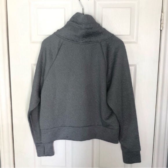 Juicy Couture Women's Jacquard Quilted Crop Pullover in Light Heather Grey - Picture 8 of 10